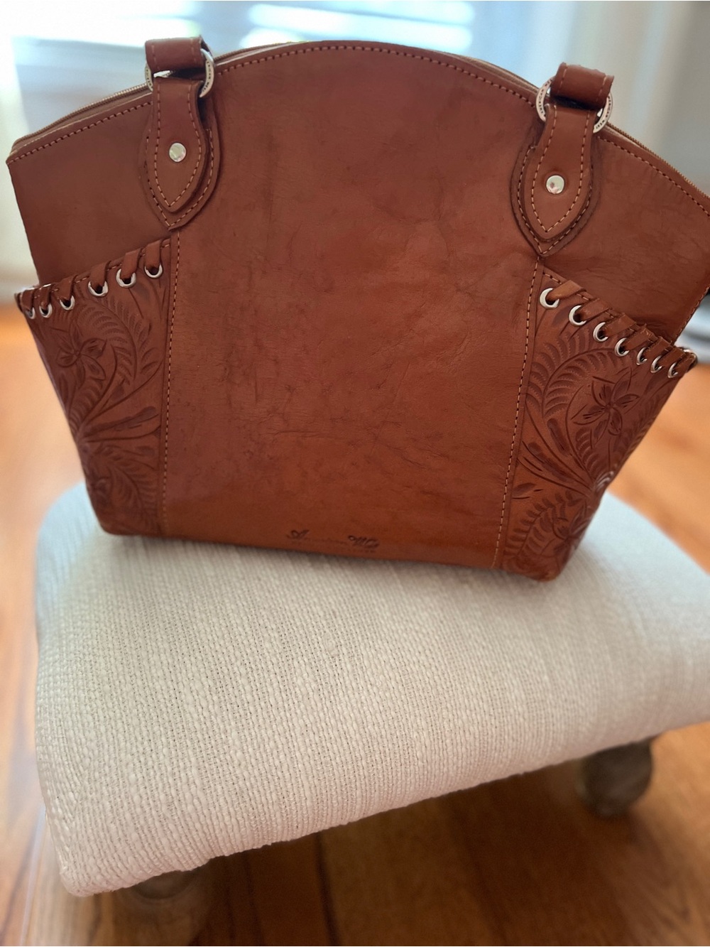 American West Tan Leather Shoulder Bag with Silver Concho - Picture 2 of 9